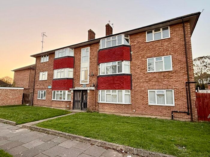 2 Bedroom House For Sale In Pembury Crescent, Sidcup, DA14