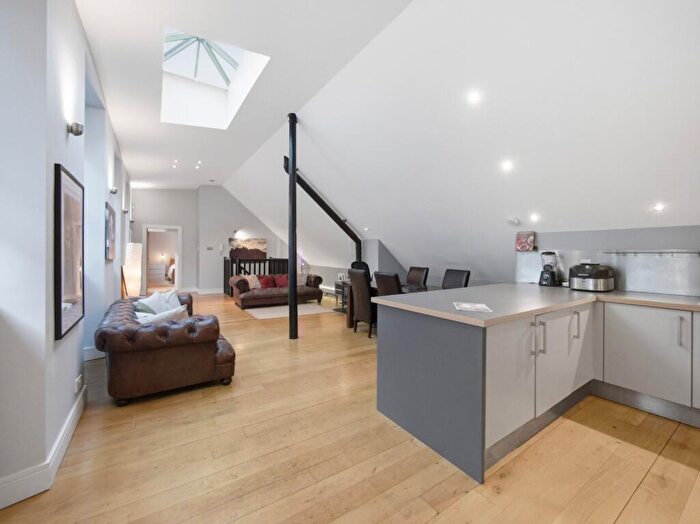2 Bedroom Flat For Sale In Thistle Street South West Lane, New Town, Edinburgh, EH2