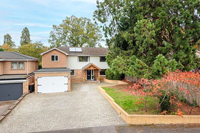 4 Bedroom Detached House For Sale In Dukes Ride, Leighton Buzzard, LU7