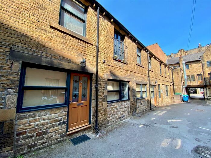 2 Bedroom Apartment To Rent In Westgate, Huddersfield, HD1