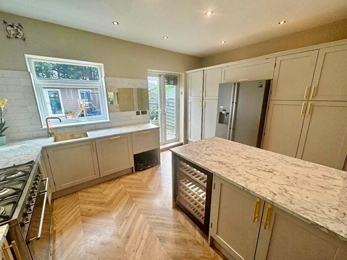 4 Bedroom Semi-Detached House For Sale In The Avenue, Middlesbrough, TS5