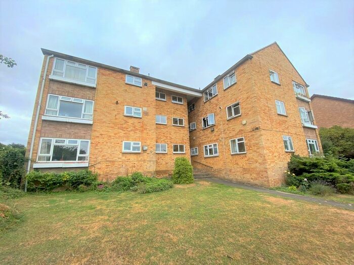 2 Bedroom Flat To Rent In Cornwall Road, Uxbridge, UB8