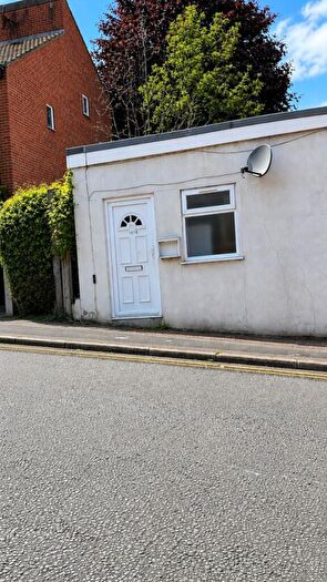 2 Bedroom Flat To Rent In Dashwood Avenue, High Wycombe, HP12