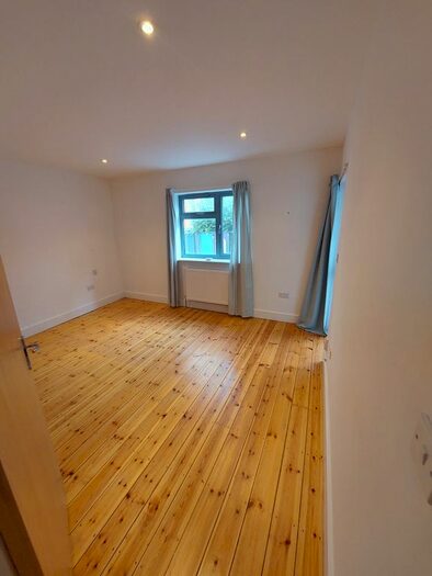 3 Bedroom Semi-Detached House To Rent In Sydenham Lane, Bristol, BS6