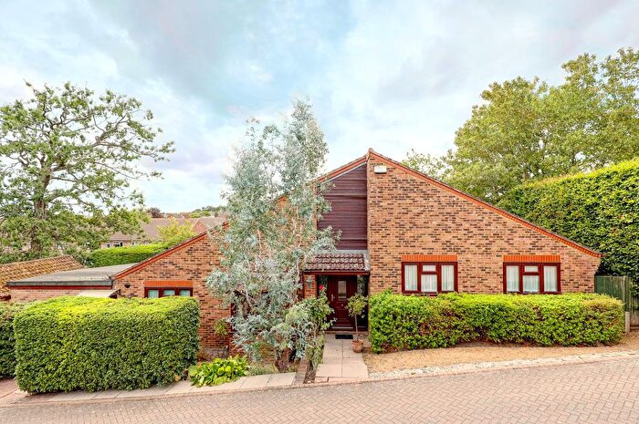 3 Bedroom Detached House For Sale In Bryce Close, Ware, SG12
