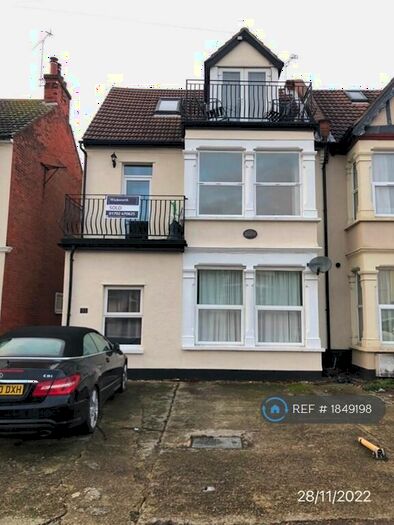 1 Bedroom Flat To Rent In Stowe Lodge, Westcliff-On-Sea, SS0