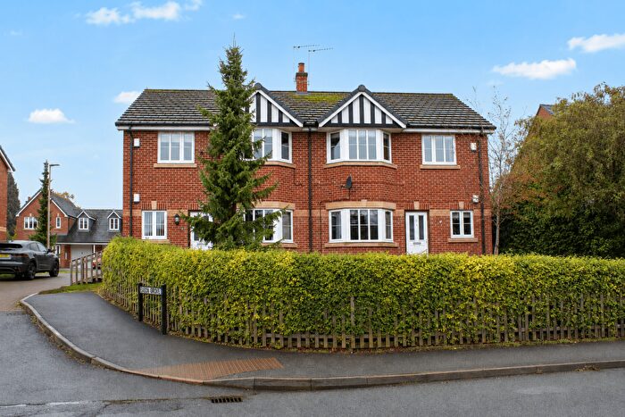 2 Bedroom Maisonette To Rent In Eason Grove, CW2