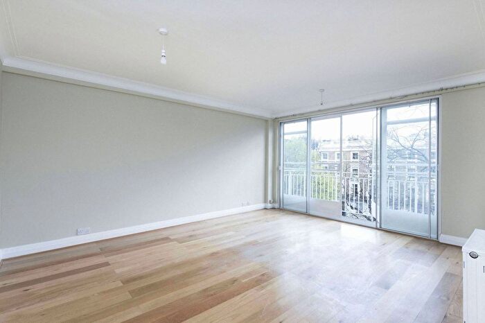 2 Bedroom Flat To Rent In Royal Avenue, Chelsea, London, SW3