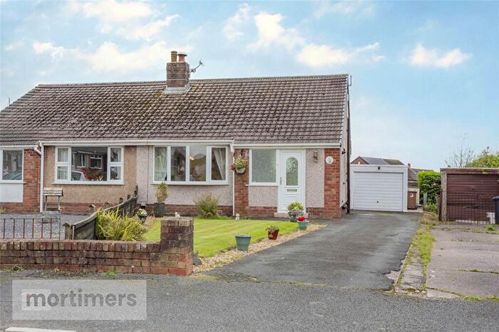 3 Bedroom Bungalow For Sale In Cunliffe Close, Blackburn, Lancashire, BB1