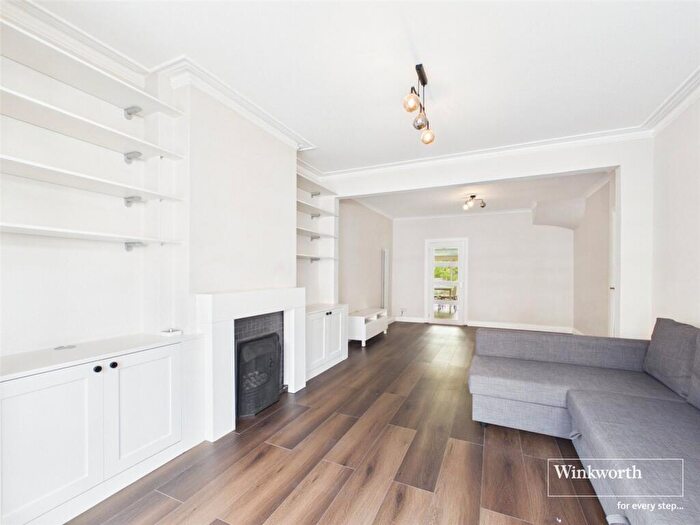 3 Bedroom Terraced House To Rent In De Beauvoir Road, Reading, Berkshire, RG1