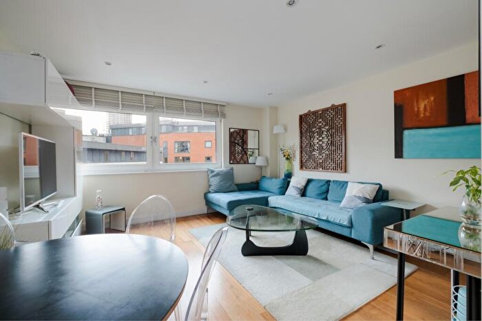 2 Bedroom Flat To Rent In Clerkenwell Road London, EC1M