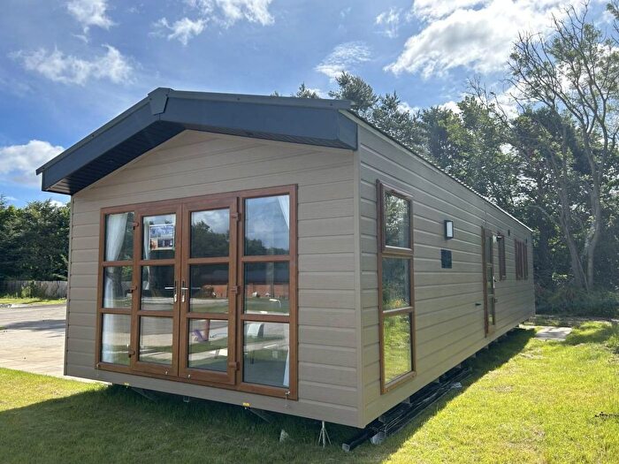 2 Bedroom Mobile/park Home For Sale In Felton, Morpeth, NE65
