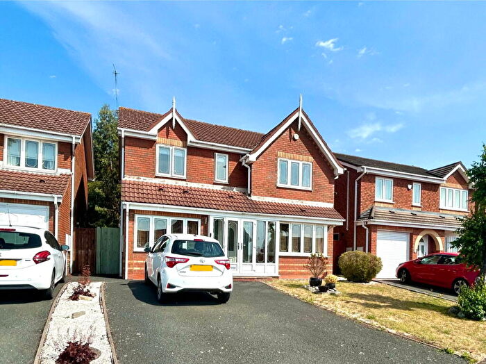 4 Bedroom Detached House For Sale In Dinham Gardens, Milking Bank, Dudley, DY1