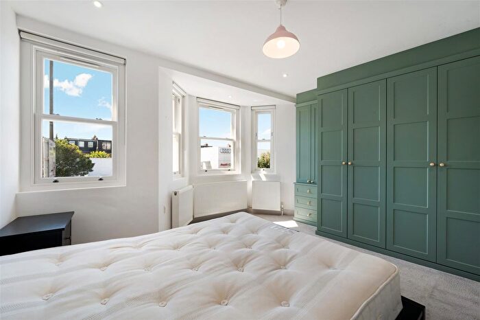 1 Bedroom Flat To Rent In Kingston Road, Wimbledon, SW19