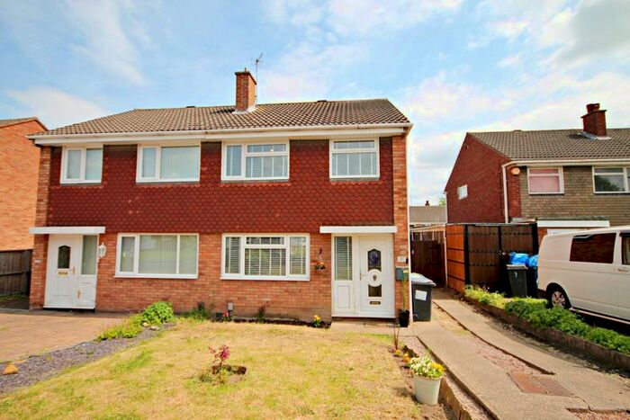 3 Bedroom Semi-Detached House For Sale In Castlehall, Tamworth, B77