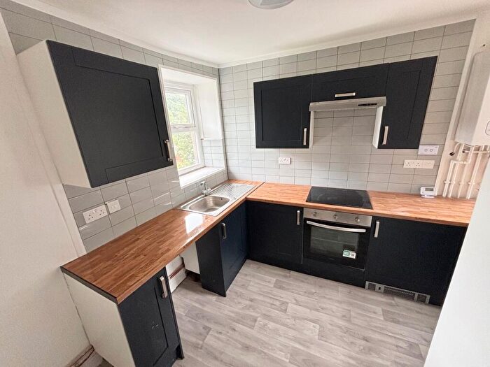 4 Bedroom Maisonette To Rent In Osborne Road, Pontypool, NP4