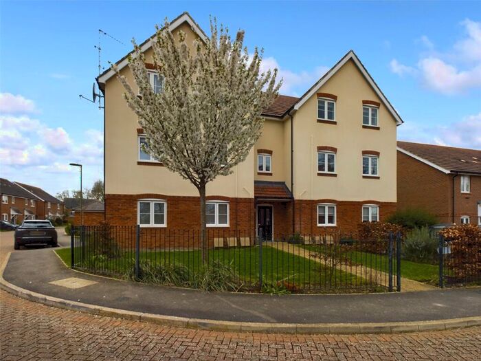 2 Bedroom Apartment For Sale In Emmington View, Chinnor, Oxfordshire, OX39