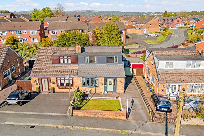 3 Bedroom Semi-Detached House For Sale In Lincoln Drive, Wigan, WN2
