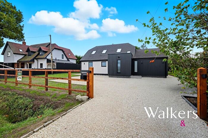 5 Bedroom Detached House For Sale In Chelmsford Road, Blackmore, CM4