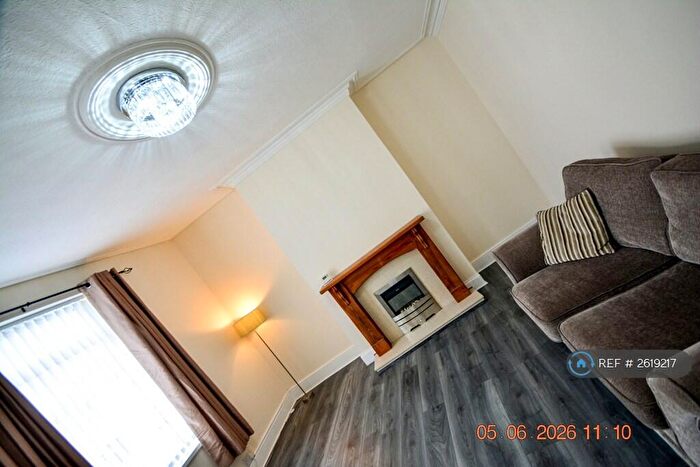 3 Bedroom End Of Terrace House To Rent In Elmfield Grove, Leeds, LS12