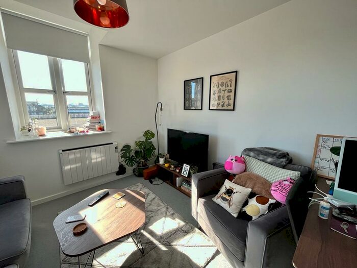 2 Bedroom Apartment To Rent In Viaduct Road, Leeds, LS4