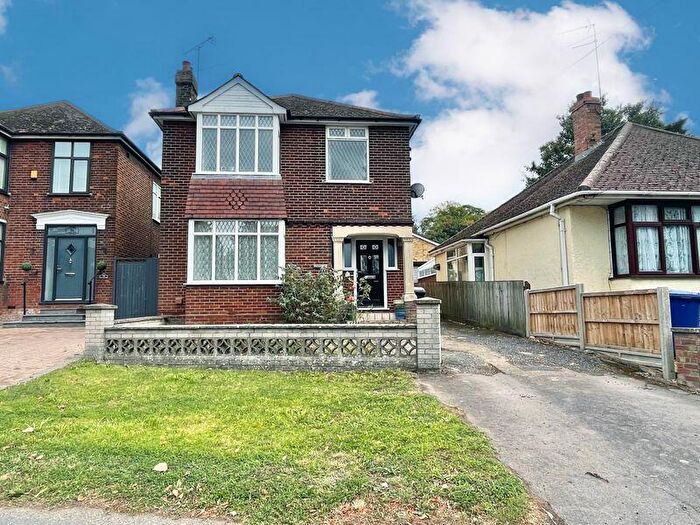 3 Bedroom Detached House For Sale In Hollow Road, Bury St. Edmunds, IP32