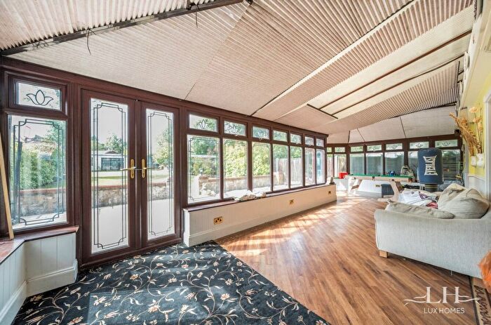 5 Bedroom Detached House For Sale In Ayloffs Walk, Emerson Park, RM11