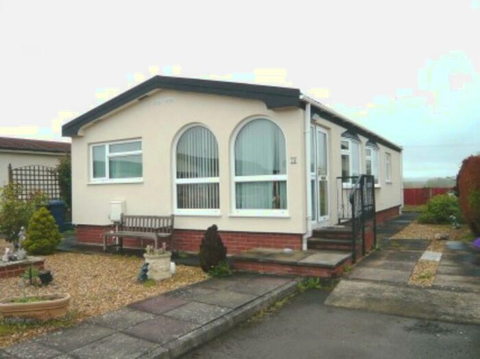 2 Bedroom Park Home For Sale In Gloucester Road, Tewkesbury, GL20