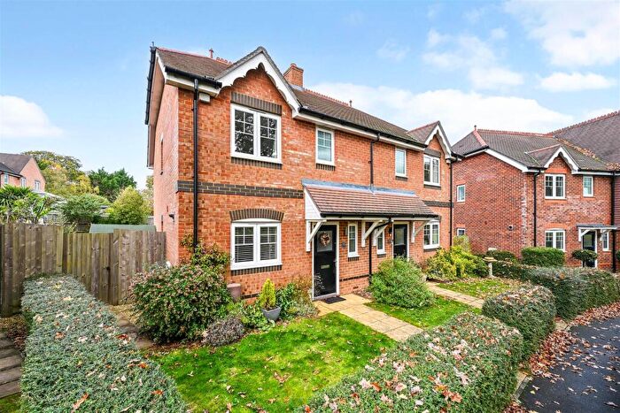 3 Bedroom Semi-Detached House For Sale In Woodlands Avenue, Rowlands Castle, PO9