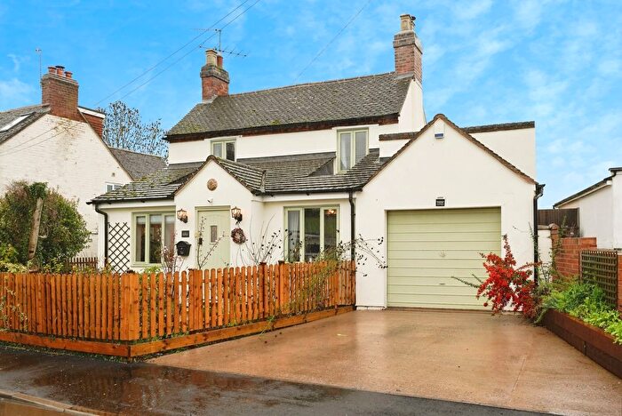 3 Bedroom Detached House For Sale In Bastonford, Worcester, Worcestershire, WR2