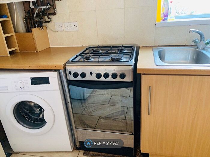 5 Bedroom Semi-Detached House To Rent In Kenilworth Road, Beeston, Nottingham, NG9