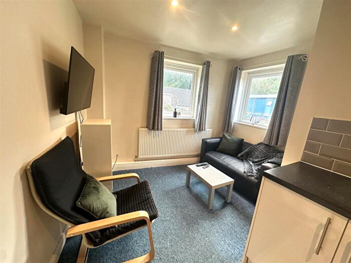 3 Bedroom Apartment To Rent In Flat, Stalker Lees Road, Ecclesall, S11