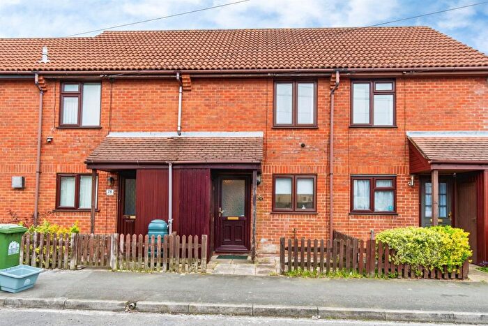 1 Bedroom Semi-Detached House For Sale In St. Edmunds Road, Southampton, SO16