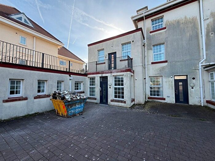 2 Bedroom Flat For Sale In Montpellier Crescent, Wallasey, CH45