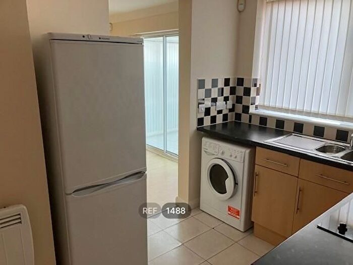 2 Bedroom Flat To Rent In Danes Drive, Hessle, HU13