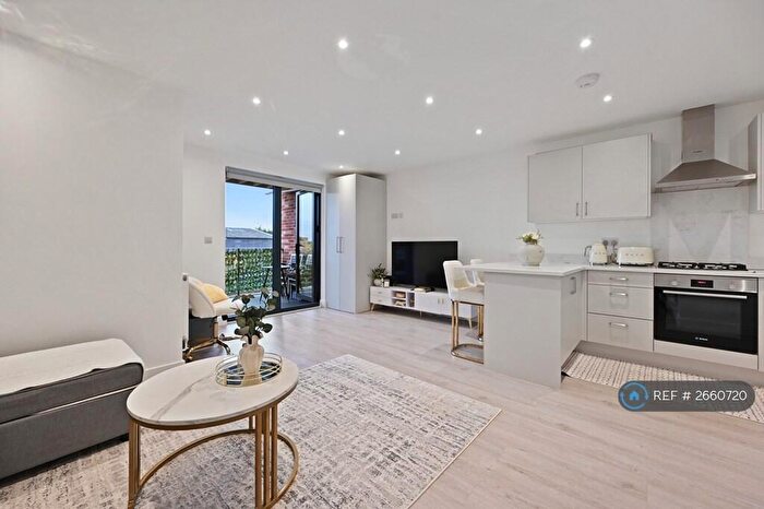 1 Bedroom Flat To Rent In Rosslyn Crescent, Harrow, HA1
