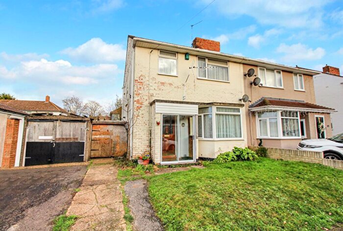 3 Bedroom Semi Detached House For Sale In Bramley Crescent, Sholing, SO19