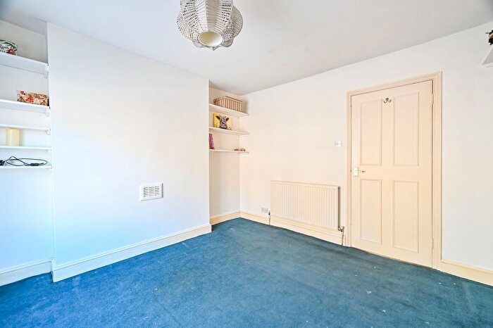3 Bedroom Flat For Sale In Liverpool Road, Barnsbury, London, N1