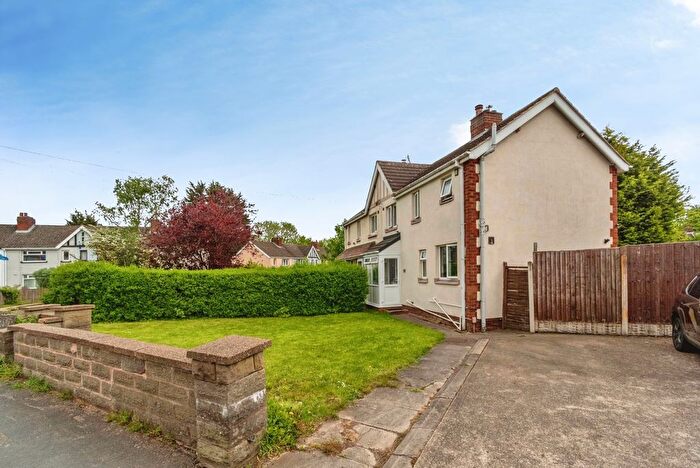 3 Bedroom Semi Detached House For Sale In Coppice Lane, Willenhall, West Midlands, WV12