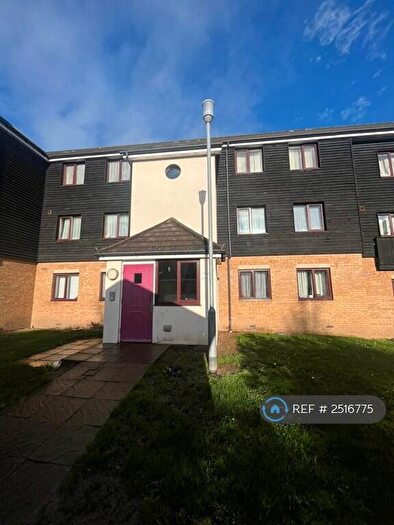 2 Bedroom Flat To Rent In Cracknell Close, Enfield, EN1