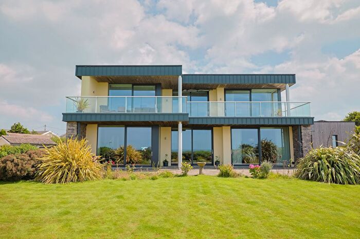 6 Bedroom Detached House For Sale In East Cliff, Gower, Pennard, SA3
