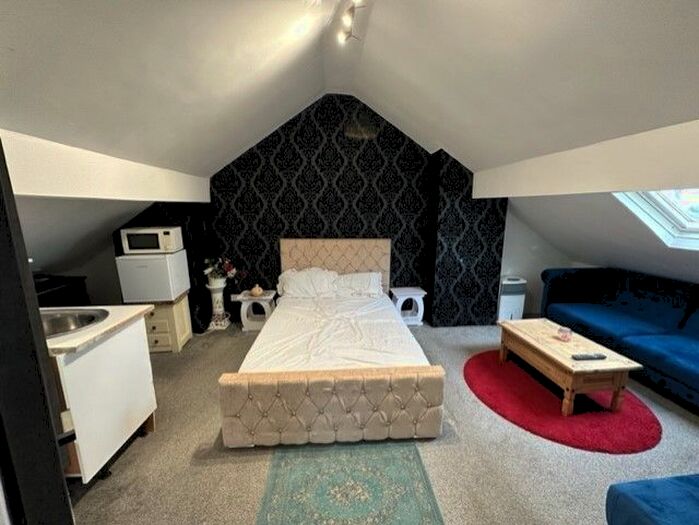 Studio To Rent In Seymour Grove, Manchester, M16