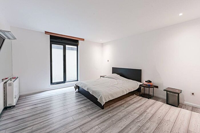 2 Bedroom Flat For Sale In Point West, South Kensington, SW7