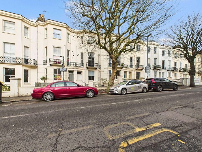 2 Bedroom Flat For Sale In Goldsmid Road, Hove, BN3