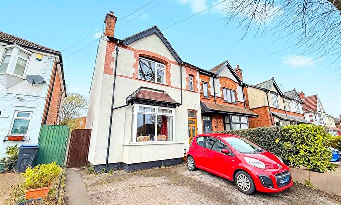 5 Bedroom Semi Detached House For Sale In Gibbins Road, Selly Oak, Birmingham, B29