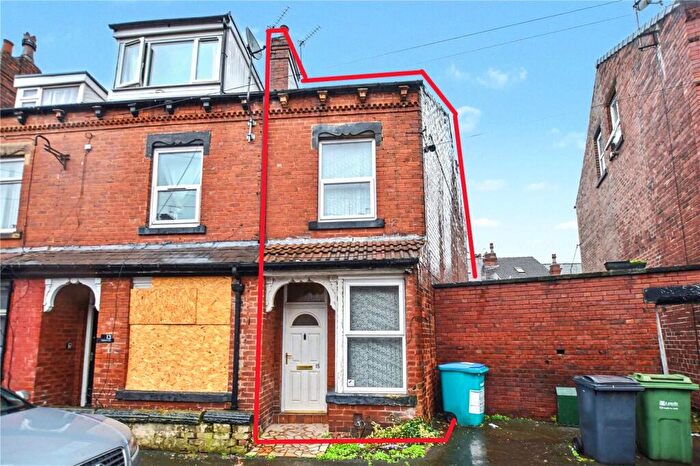 4 Bedroom Terraced House For Sale In Highthorne View, Armley, Leeds, West Yorkshire, LS12