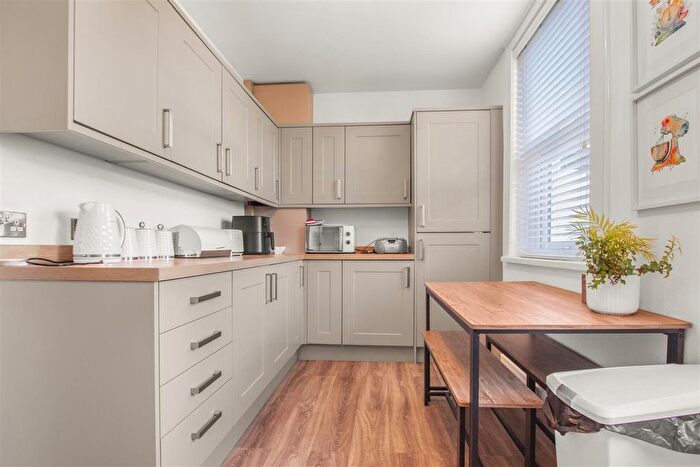 3 Bedroom Semi Detached House For Sale In Garden Walk, Ashton-On-Ribble, Preston, PR2