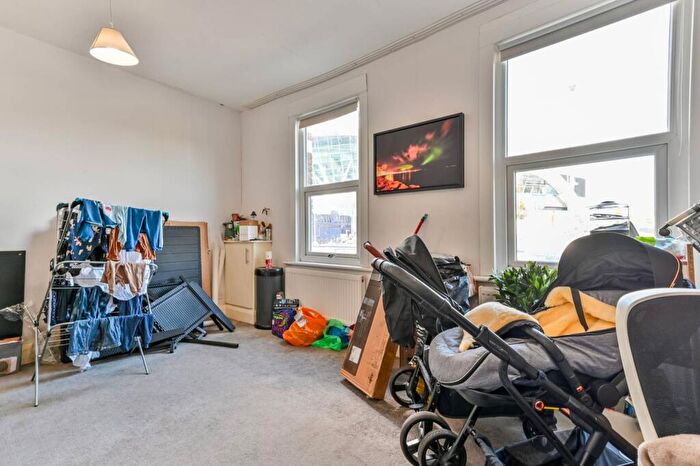 1 Bedroom Flat For Sale In Park Lane, Tottenham, London, N17