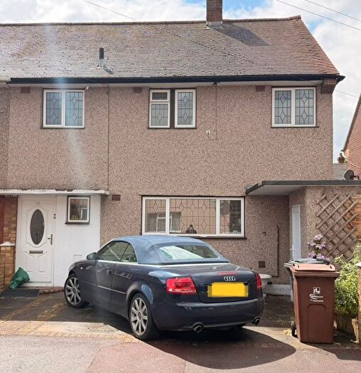 3 Bedroom Terraced House To Rent In Roosevelt Way, Dagenham, RM10