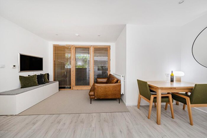 1 Bedroom Flat For Sale In Compass House, Raine Street, London, Greater London, E1W